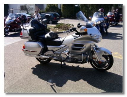 DIE ERSTEN BILDER VON UNSERER NEUEN GOLDWING 1800 (19.03.2005)